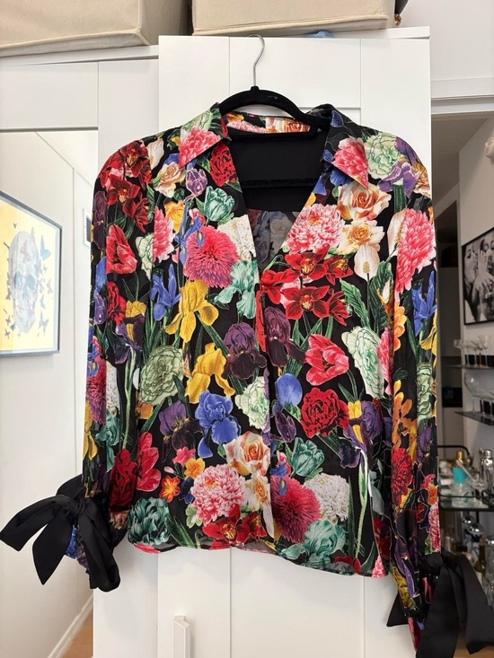 Alice + Olivia Tops - Alice + Olivia Black Floral Satin Button-Front Blouse
